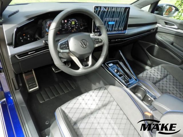 Volkswagen Golf 1.5 eTSI DSG IQ.Drive R-Line