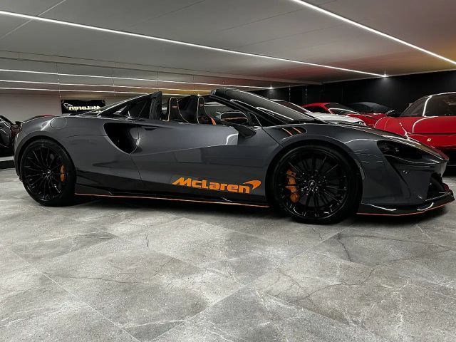 McLaren Artura Spider