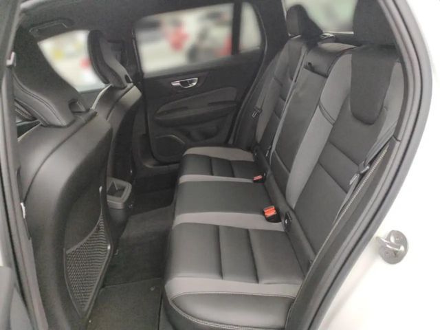 Volvo V60 Cross Country AWD Plus