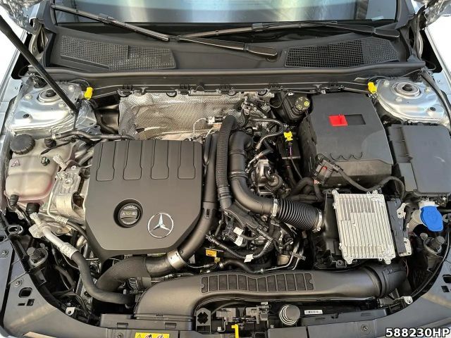 Mercedes-Benz CLA 200 AMG Line