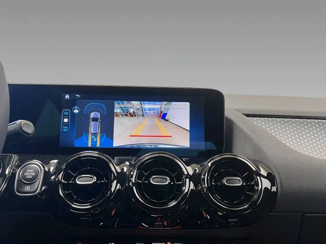 Mercedes-Benz GLA 200 MBUX+LED+PARKTRONIC+Kamera+SHz+AHK