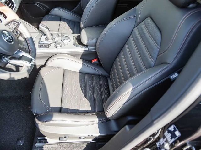 Alfa Romeo Stelvio AT8 Q4 Turbo