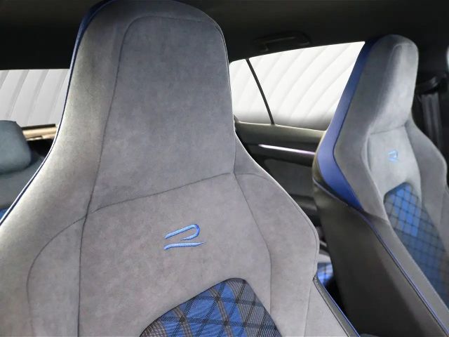 Volkswagen Golf 2.0 TSI 4Motion Golf VIII