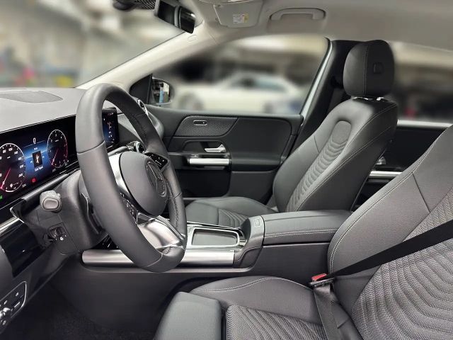 Mercedes-Benz B 220 B 220 d Sedan