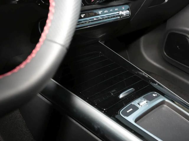 Mercedes-Benz B 180 AMG Line Sedan