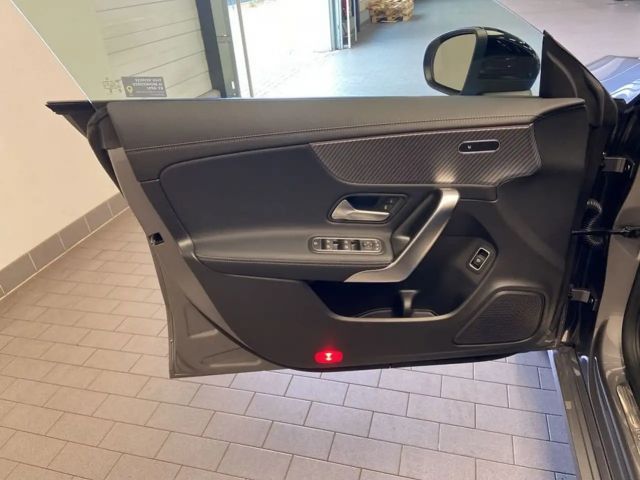 Mercedes-Benz CLA 180 CLA