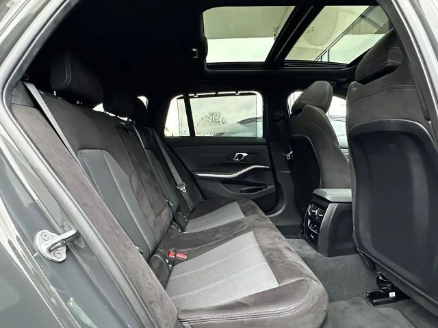 BMW 330 330d M-Sport Touring xDrive