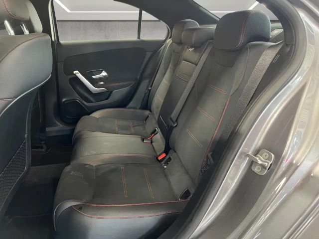 Mercedes-Benz A 220 4MATIC AMG Line