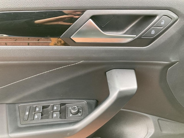 Volkswagen T-Roc 1.5 TSI DSG R-Line