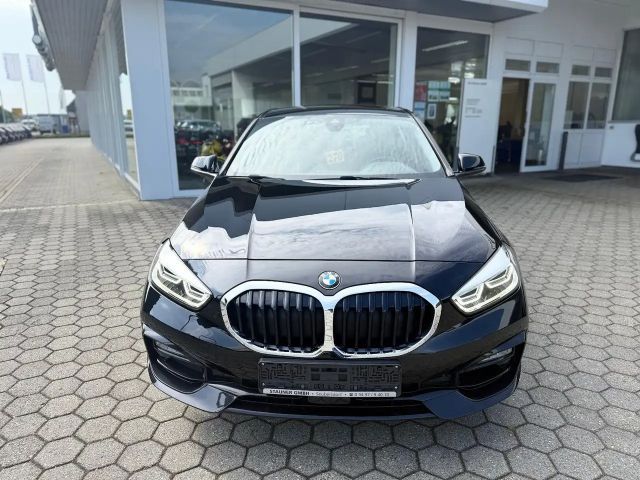 BMW 120 120i Sedan