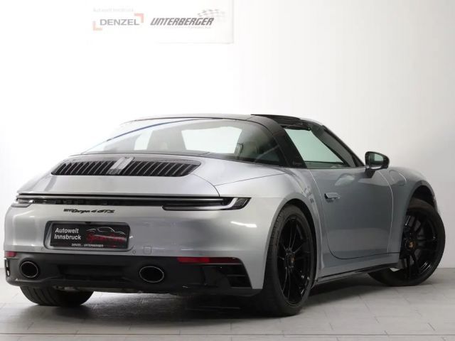 Porsche 992 4 Cabrio GTS Targa
