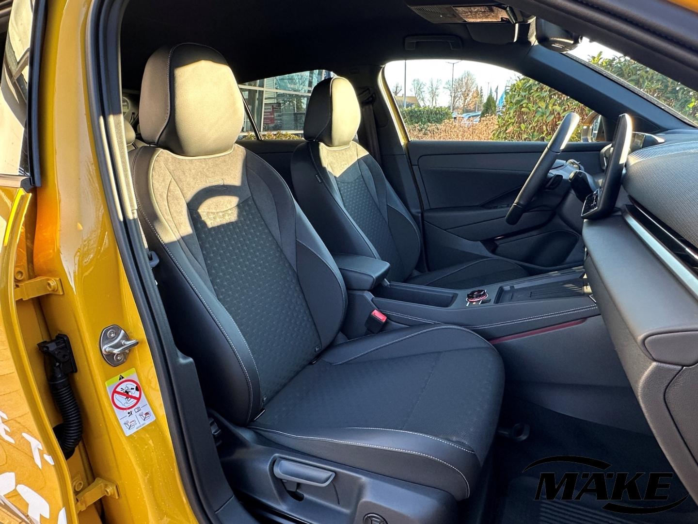 Volkswagen T-Roc 1.5 eTSI DSG R-Line