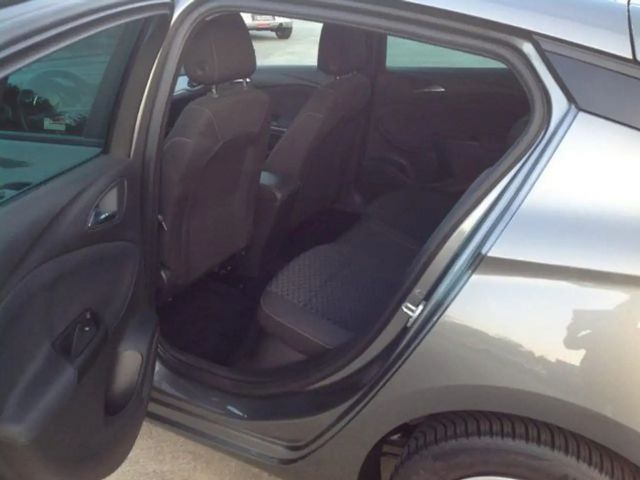 Opel Astra 1.2 Turbo Edition Turbo