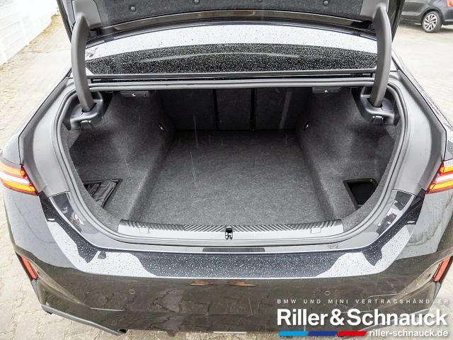 BMW 520 520d M-Sport Sedan