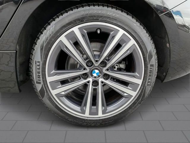 BMW 118 118i Sedan Sport Line