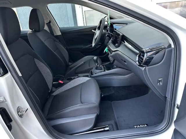 Skoda Fabia Essence PDC;CARPLAY;FSE;LED