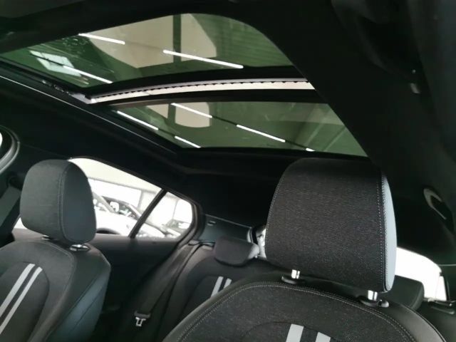 BMW 118 118i Sedan Sport Line