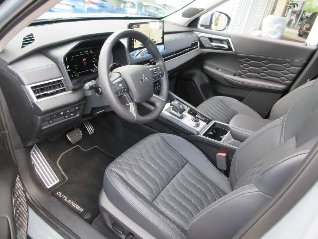 Mitsubishi Outlander Top