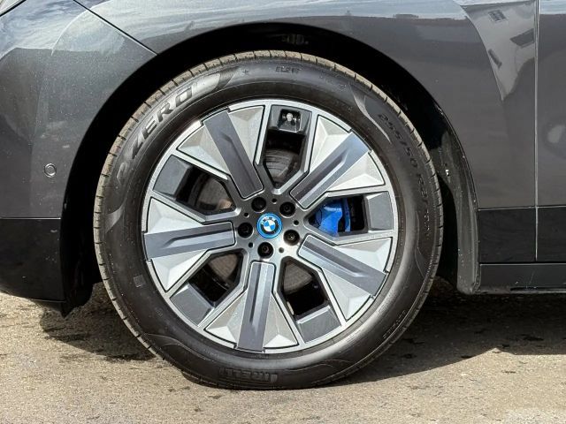 BMW iX xDrive40