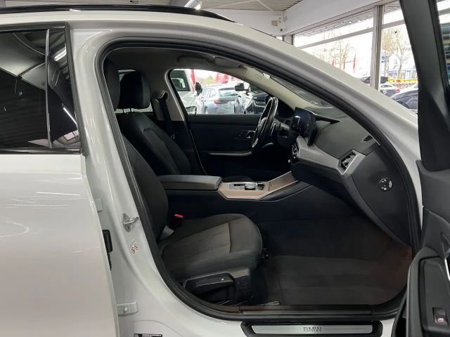 BMW 320 320d Touring xDrive