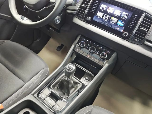 Skoda Karoq Climatronic,Alu,AHK ankl.,Sitzhzg,LED-Sch