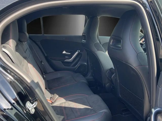 Mercedes-Benz A 220 A 220 d AMG Line Hatchback