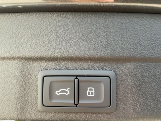 Audi A6 Avant Quattro S-Tronic