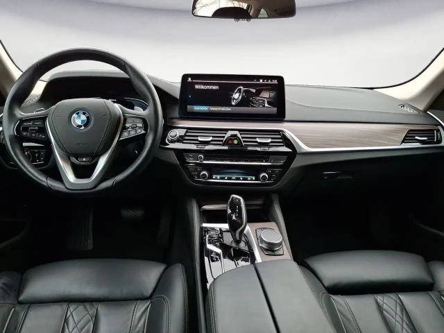 BMW 530 530e Luxury Line Touring