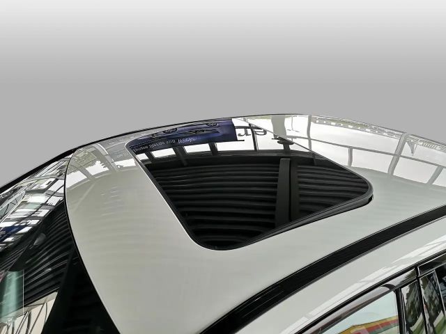 Mercedes-Benz C 180 AMG Line Sedan