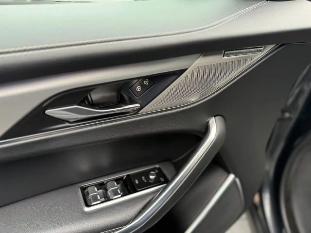 Jaguar F-Pace AWD R-Dynamic