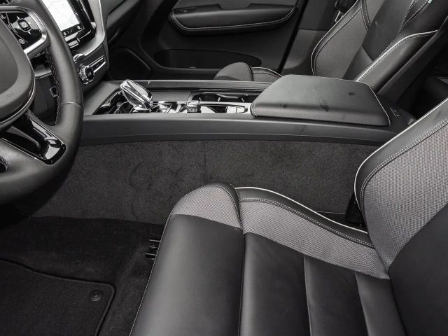 Volvo XC60 Dark Plus