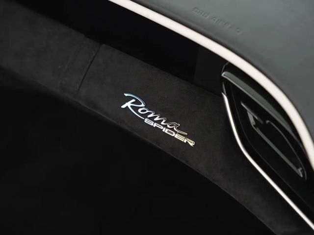 Ferrari Roma Spider