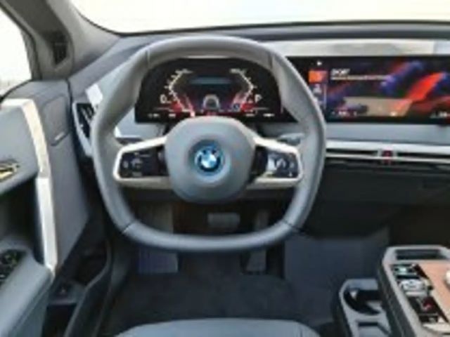 BMW iX xDrive50