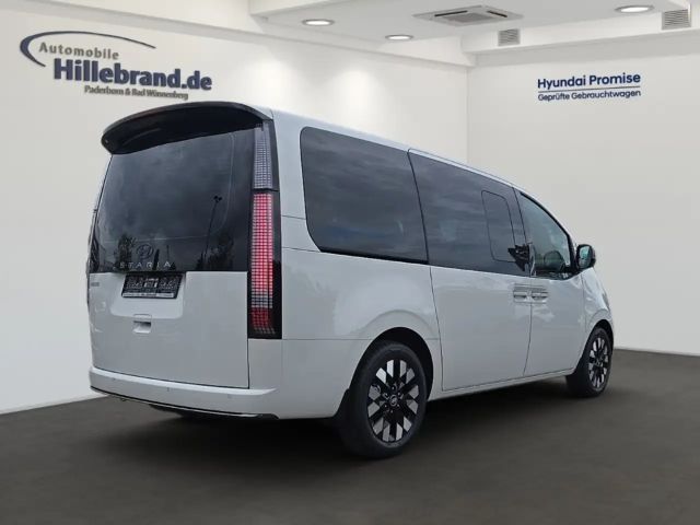 Hyundai Staria Signature