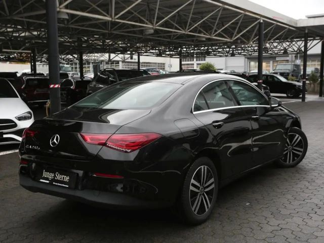 Mercedes-Benz CLA 250 CLA 250 e Coupé