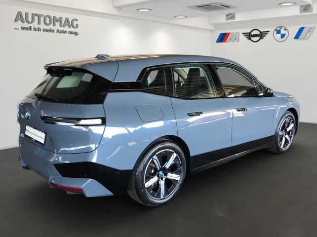 BMW iX xDrive40