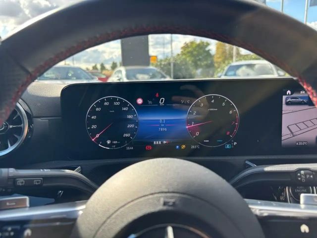 Mercedes-Benz A 220 4MATIC AMG Line