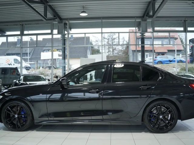 BMW 330 330d M-Sport Sedan