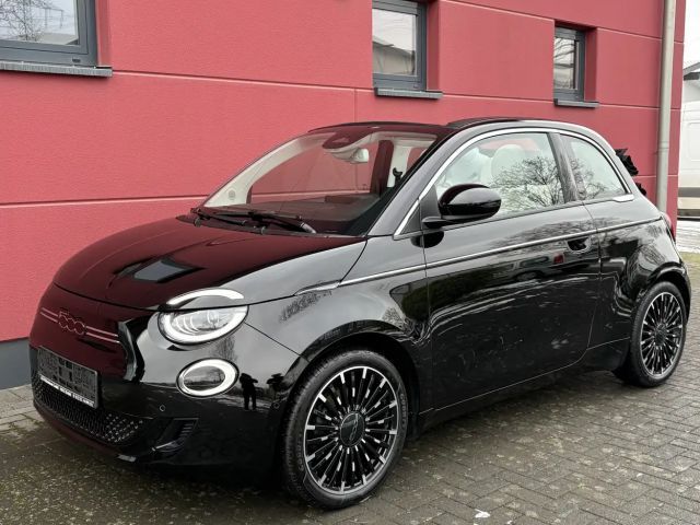 Fiat 500e La Prima