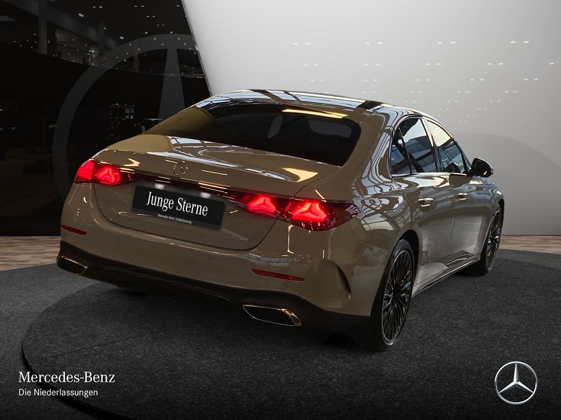 Mercedes-Benz E 200 AMG Line Sedan