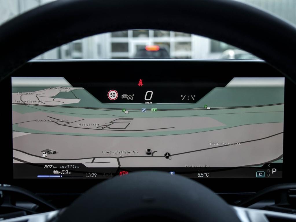 Mercedes-Benz EQE 300 Sedan