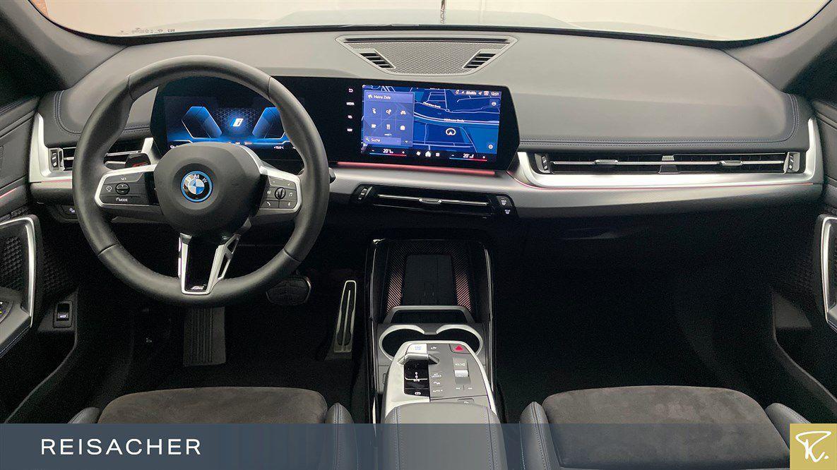 BMW iX1 xDrive30