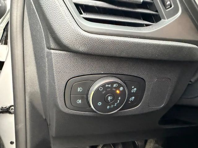 Ford Focus Cool & Connect Wagon