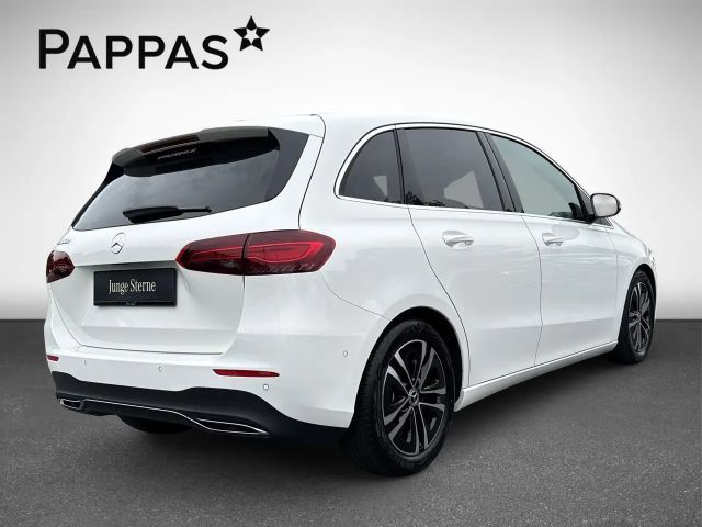 Mercedes-Benz B 180 B 180 d Sedan