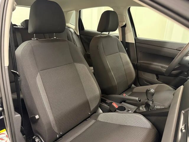 Volkswagen Polo 1,0*8 Fach*Parksensoren*Apple Carplay*Android A...