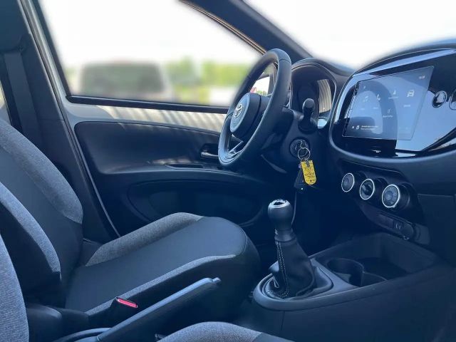 Toyota Aygo X 1.0 VVT-i Hatchback Play VVT-i