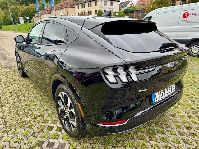 Ford Mustang Mach-E AWD Premium