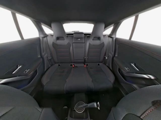 Mercedes-Benz CLA 200 AMG Line