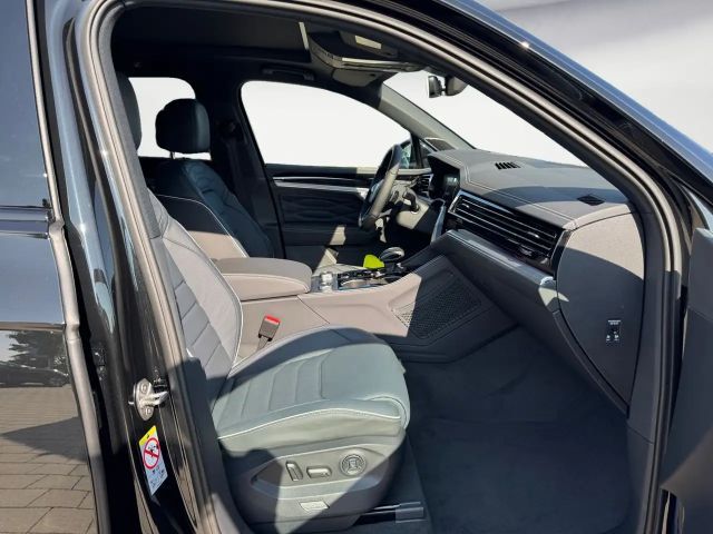 Volkswagen Touareg 4Motion R-Line