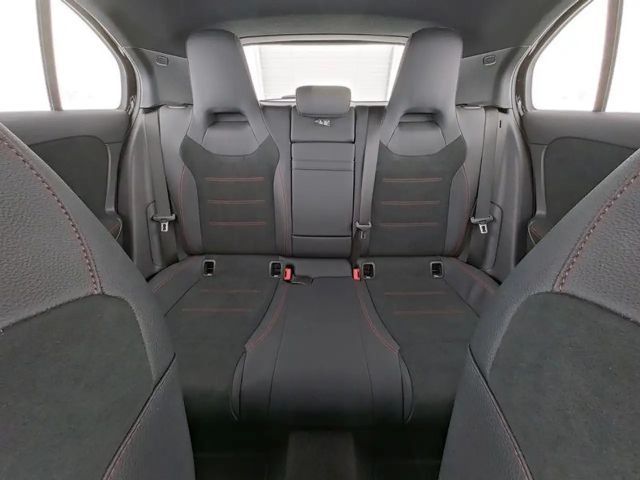 Mercedes-Benz A 180 AMG Line